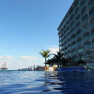  Aparthotel El Cantil Mexico